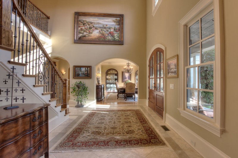 Вневременная элегантность обстановки дома в городе Розуэлл, штат Джорджия