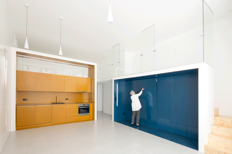 Обстановка квартиры, созданная при помощи двух ярких модулей