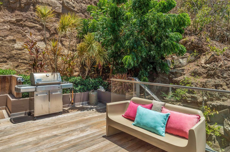 Современная вилла на скале с видом на море в Сент-Бартелеми