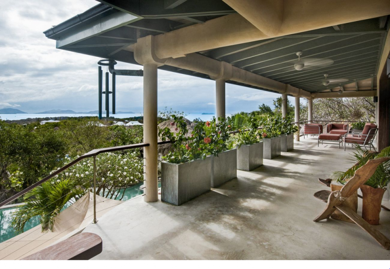 Вилла в окружении пышного тропического сада на Британских Виргинских Островах Вилла в окружении пышного тропического сада на Британских Виргинских Островах