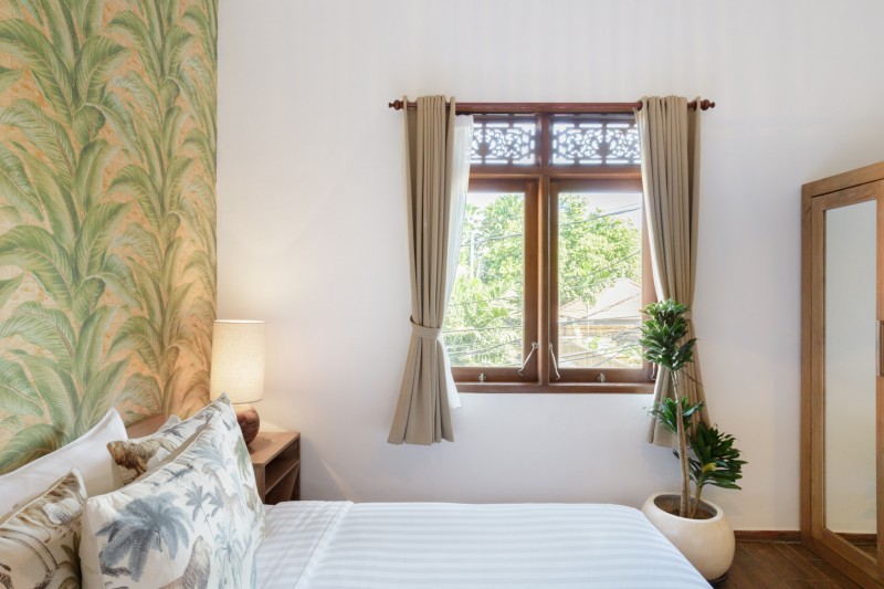 Яркий интерьер компактной квартиры в Куте, Индонезия Яркий интерьер компактной квартиры в Куте, Индонезия