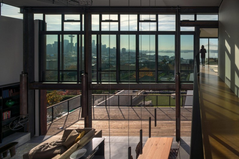 Резиденция с панорамными окнами в Сиэтле, Вашингтон Резиденция с панорамными окнами в Сиэтле, Вашингтон