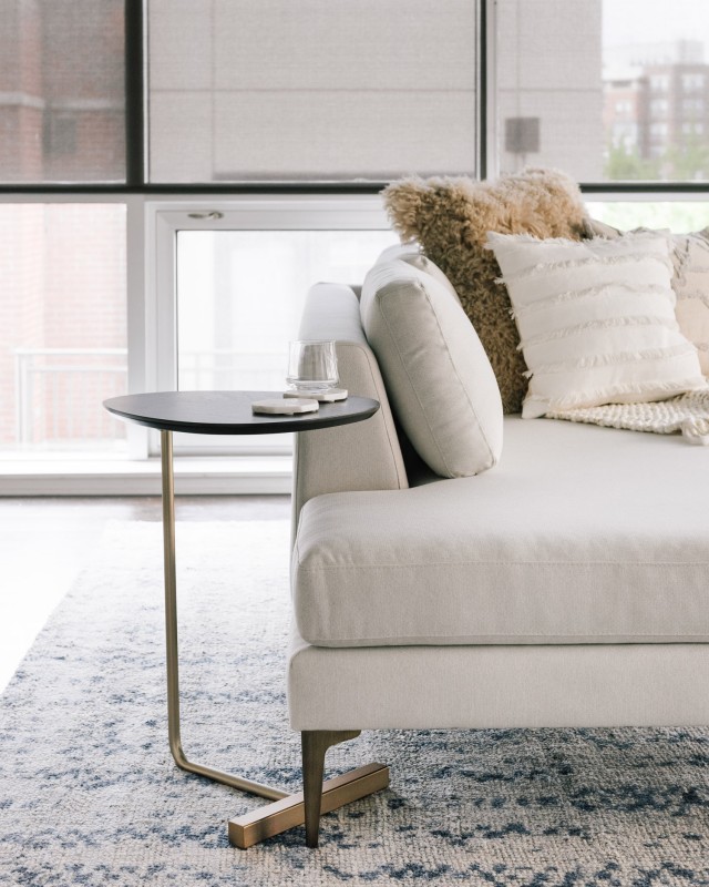 Сочетание гламура и индустриального стиля в чикагской квартире Сочетание гламура и индустриального стиля в чикагской квартире