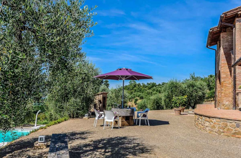 Традиционная вилла недалеко от Пизы, Италия Традиционная вилла недалеко от Пизы, Италия