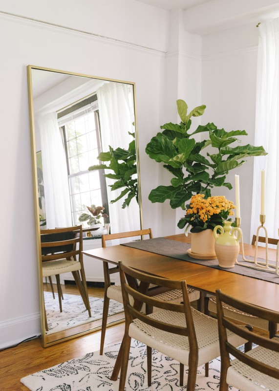 Интерьер просторной светлой квартиры в Челси, Нью-Йорк Интерьер просторной светлой квартиры в Челси, Нью-Йорк