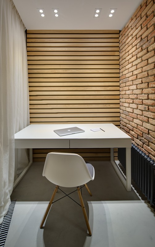 Гармоничное сочетание дерева и кирпича