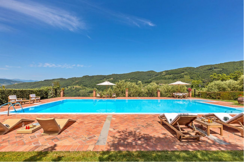 Вилла в Альбанских горах в Италии