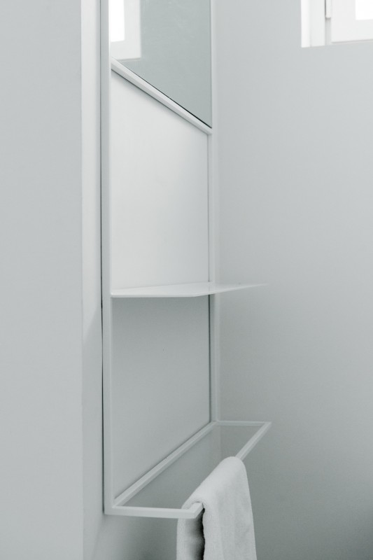 Дом в стиле "баухауз" с внутренними стеклянными стенами в Тель-Авиве Дом в стиле "баухауз" с внутренними стеклянными стенами в Тель-Авиве