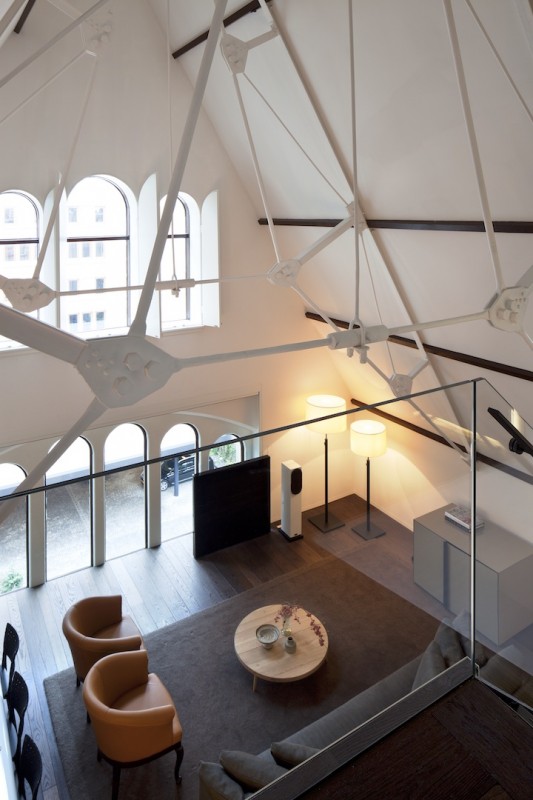 Современный отель в бывшей музыкальной консерватории в Амстердаме