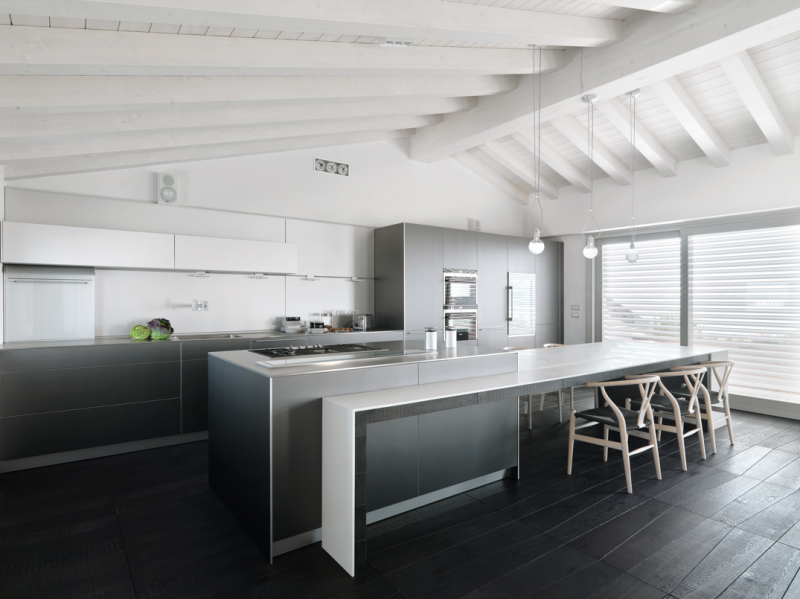 Пентхаус в строгой черно-белой гамме Пентхаус в строгой черно-белой гамме