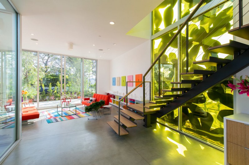 Резиденция в Калифорнии с фасадом из металлических цветов