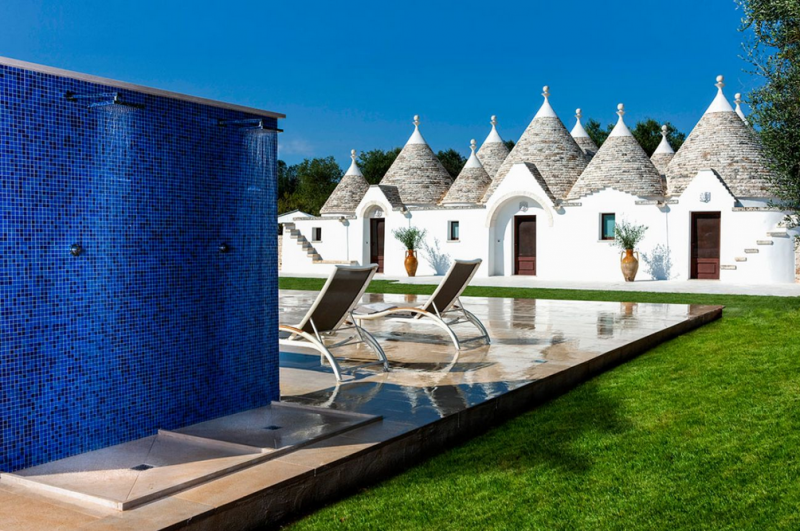 Небольшой отель-трулло Baraquiel в Сан-Микеле-Салентино, Италия Небольшой отель-трулло Baraquiel в Сан-Микеле-Салентино, Италия