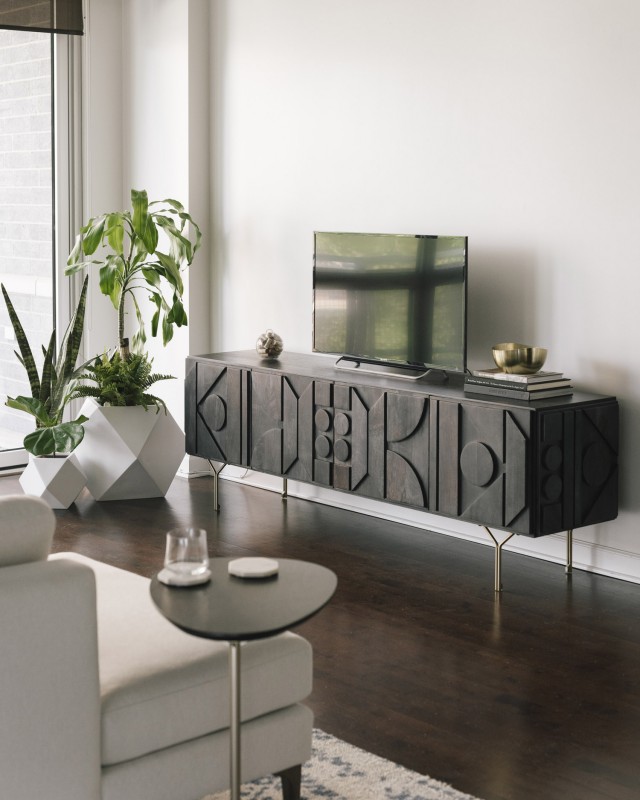 Сочетание гламура и индустриального стиля в чикагской квартире Сочетание гламура и индустриального стиля в чикагской квартире