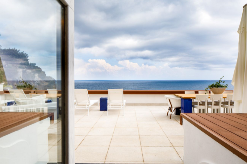 Впечатляющая вилла на побережье Амальфи, Италия Впечатляющая вилла на побережье Амальфи, Италия