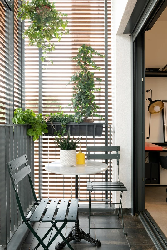 Максимальная открытость, много света и места для размещения в квартире в Тель-Авиве