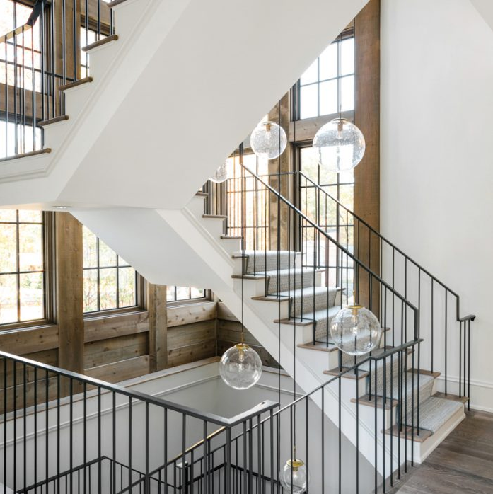 Сочетание классической и современной эстетики в новом доме в Мариетте, штат Джорджия Сочетание классической и современной эстетики в новом доме в Мариетте, штат Джорджия