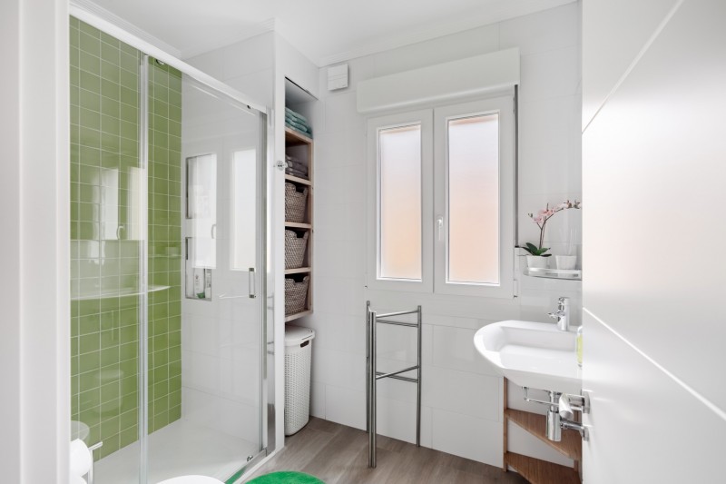 Уютные апартаменты в пепельных тонах в Хихоне, Испания