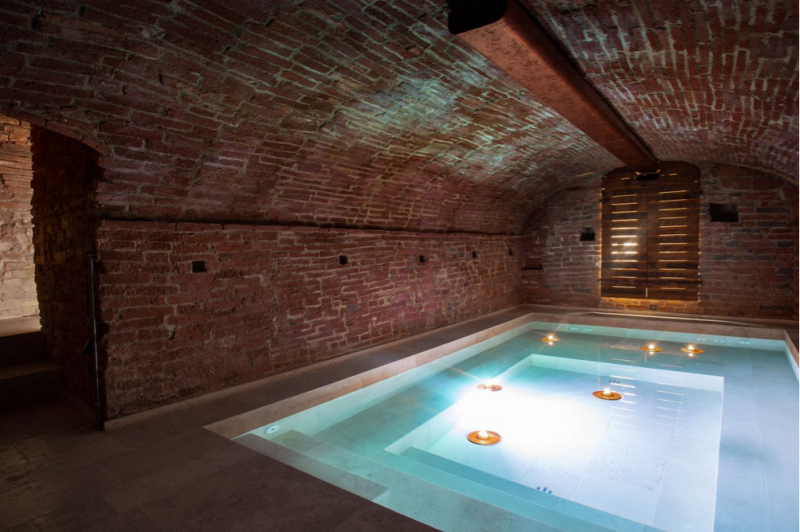 Двухэтажный лофт с панорамными окнами в итальянской провинции Пиза