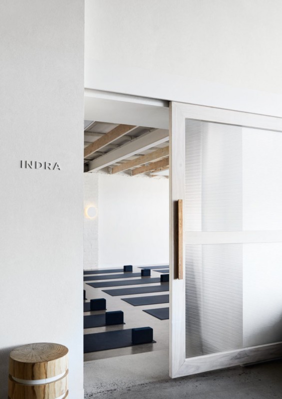 Интерьер студии йоги Warrior One в Мельбурне, Австралия Интерьер студии йоги Warrior One в Мельбурне, Австралия