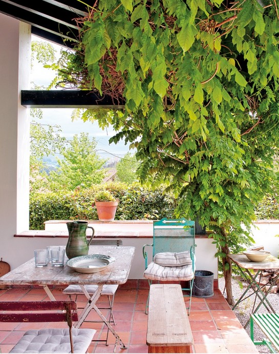 Яркий интерьер загородного дома, расположенного в Кантабрии, Испания