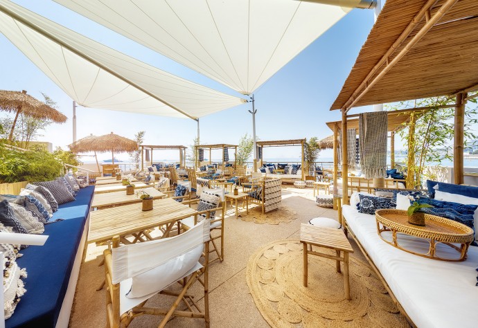 Престижный отель Monte Carlo Beach с частным пляжем и видом на Средиземное море Престижный отель Monte Carlo Beach с частным пляжем и видом на Средиземное море