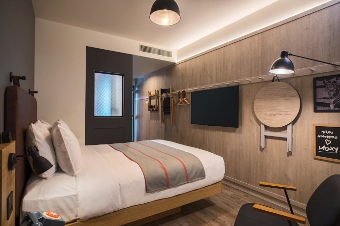Гостиница Moxy Osaka Honmachi в Осаке, Япония