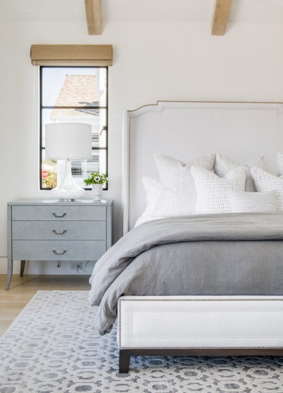 Интерьер особняка недалеко от океана в Корона-дель-Мар, Калифорния