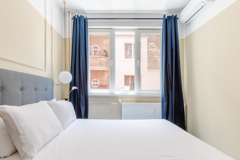 Классический американский гламур и элементы поп-арта в интерьере квартиры, расположенной в Софии