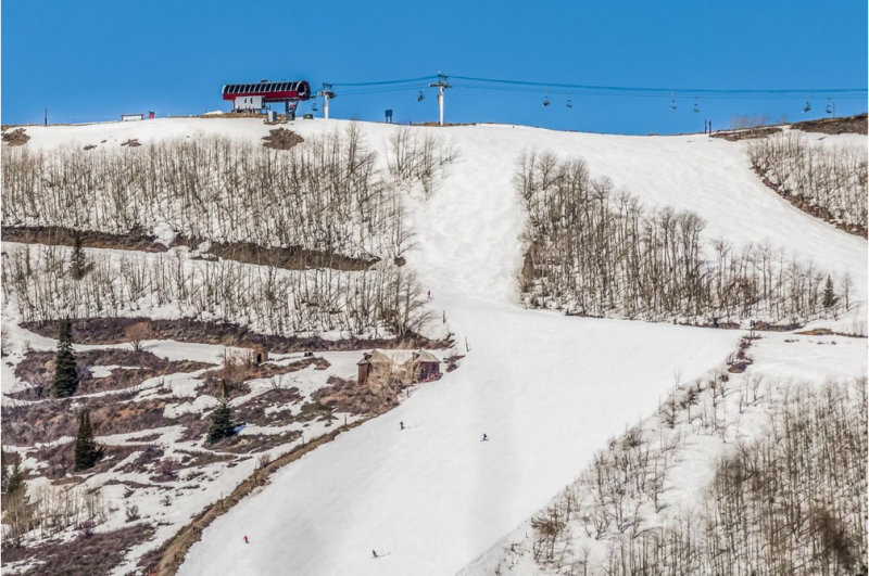 Сводчатое современное шале в штате Юта Сводчатое современное шале в штате Юта