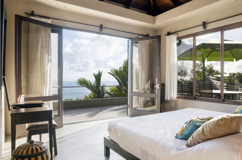 Тропическая вилла, построенная на скале среди джунглей в Коста-Рике Тропическая вилла, построенная на скале среди джунглей в Коста-Рике