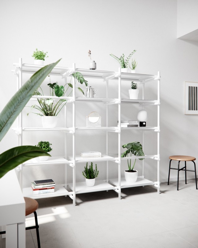 Ледяной белый фон и яркая зелень в интерьере двухуровневой квартиры