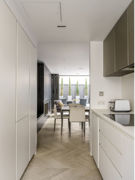 Монохромный интерьер квартиры в Лондоне Монохромный интерьер квартиры в Лондоне