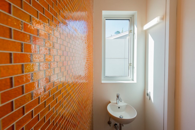 Резиденция в Калифорнии с фасадом из металлических цветов