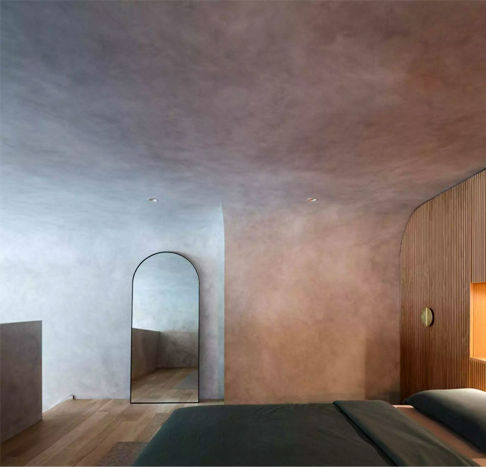 Интерьер стильного лофта с эстетикой брутализма