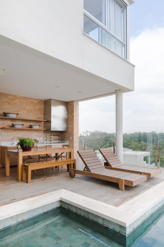 Использование дерева и белого цвета в оформлении уютного дома Использование дерева и белого цвета в оформлении уютного дома