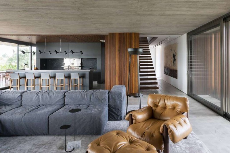 Современный двухэтажный дом, расположенный в Пелотасе, Бразилия