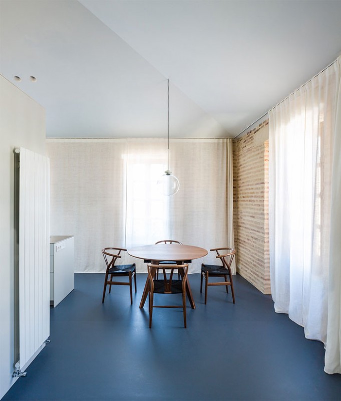 Интерьер минималистского лофта в Валенсии, Испания