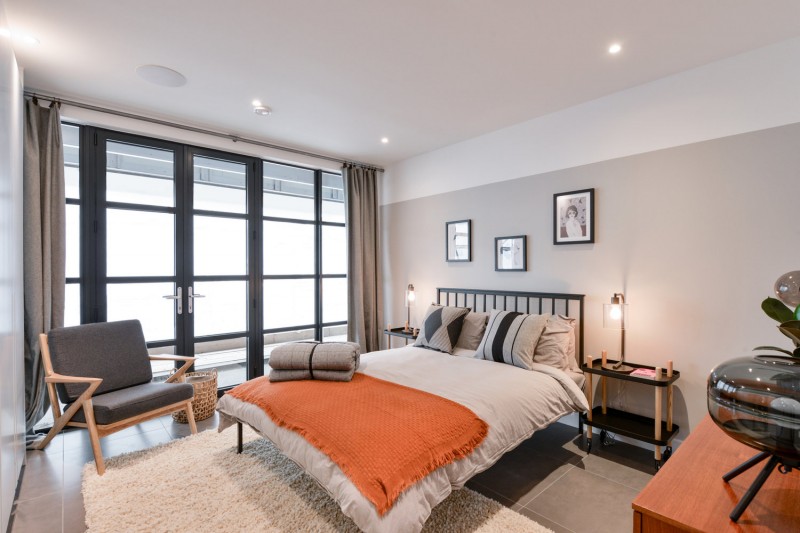 Интерьер уютных апартаментов в приглушенных тонах Интерьер уютных апартаментов в приглушенных тонах