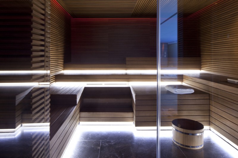 Современный отель в бывшей музыкальной консерватории в Амстердаме