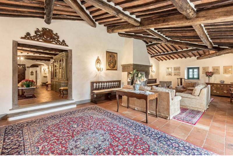 Вилла в Альбанских горах в Италии