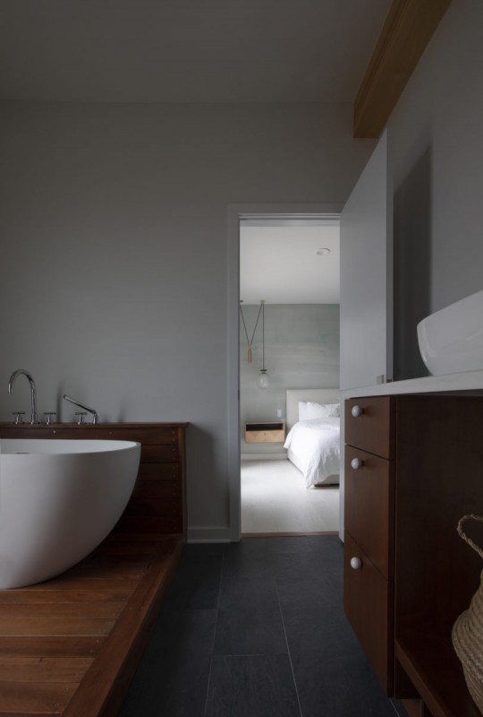 Минималистичный дом, расположенный в Ориенте, штат Нью-Йорк Минималистичный дом, расположенный в Ориенте, штат Нью-Йорк