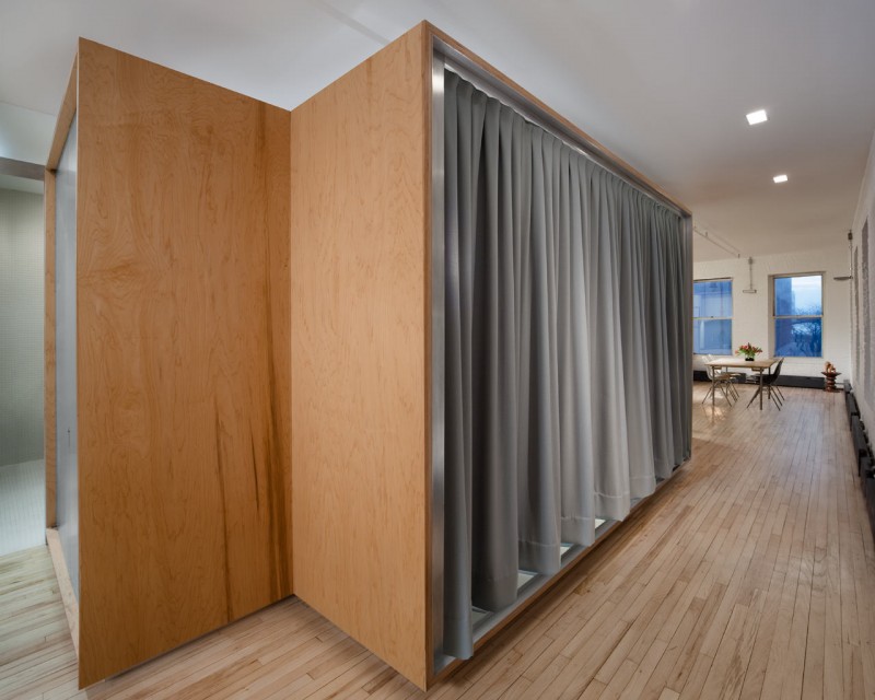 Многофункциональный интерьер уютных апартаментов