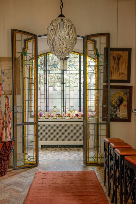 Дом визажиста и основателя марки By Terry Терри де Гинзбург в квартале Отёй, Париж