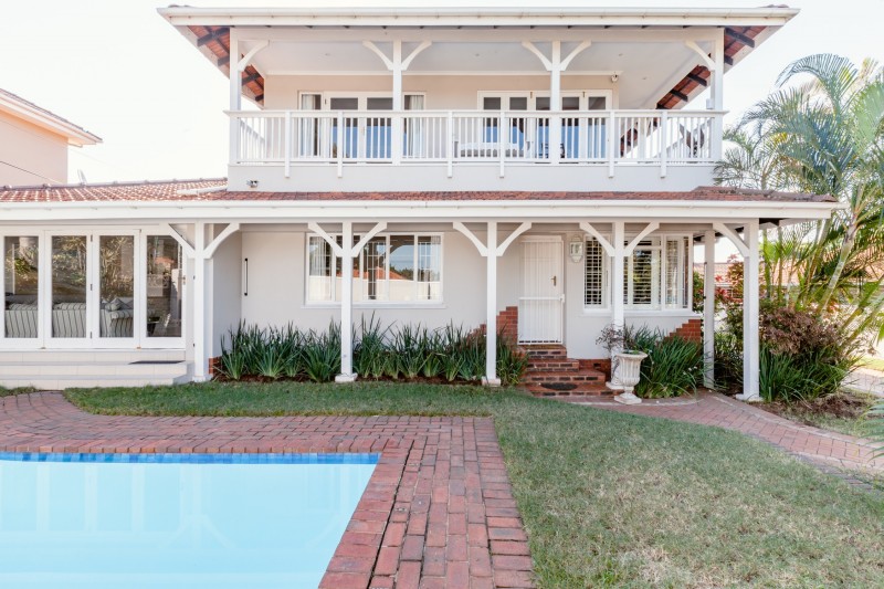 Оформление апартаментов в серых тонах в Дурбан-Норд, ЮАР Оформление апартаментов в серых тонах в Дурбан-Норд, ЮАР