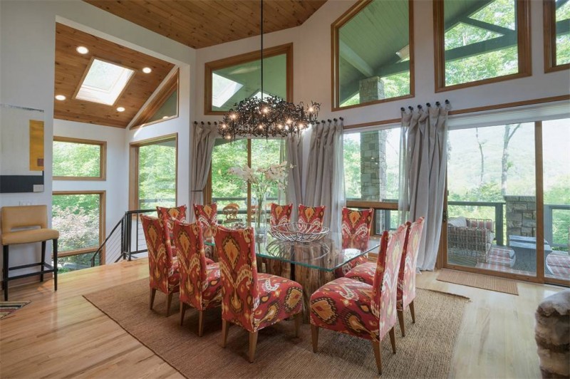 Особняк с красивым видом на горы в Северной Каролине Особняк с красивым видом на горы в Северной Каролине