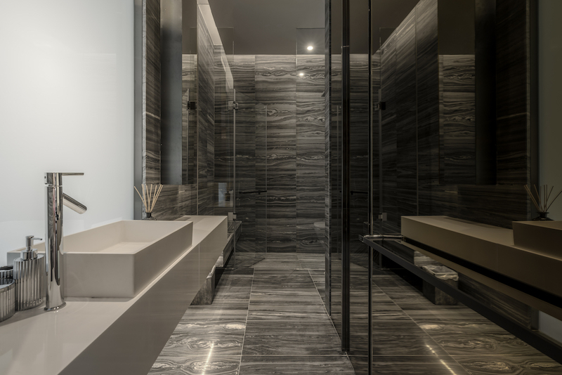 Пентхаус с изысканным декором и панорамными окнами