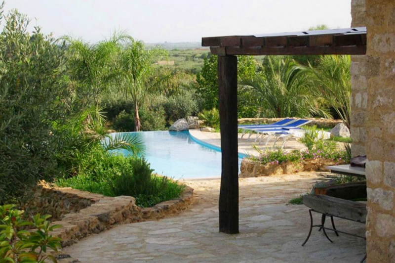 Старинная вилла эпохи колониализма, расположенная в Сицилии