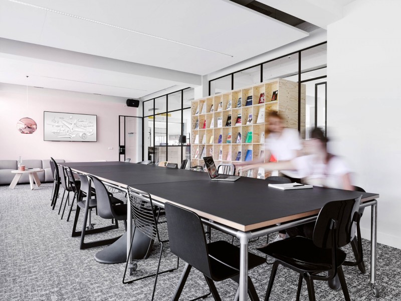 Бывшая авиабаза в Нидерландах, превращенная в дизайнерскую студию