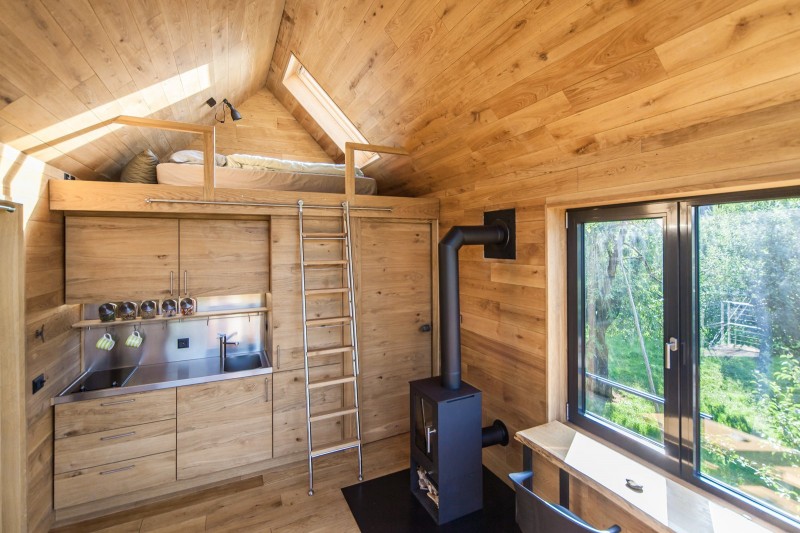 "Домик на дереве" в небольшом швейцарском городе