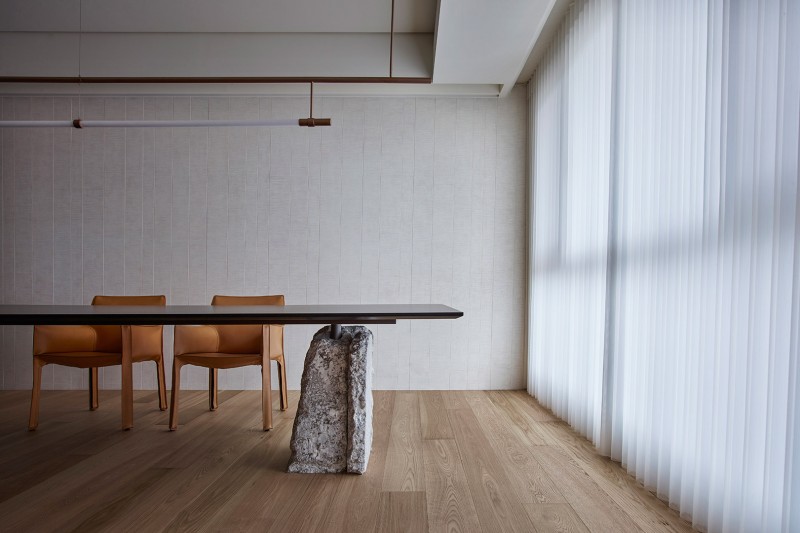 Натуральные материалы в интерьере апартаментов в Тайбэе